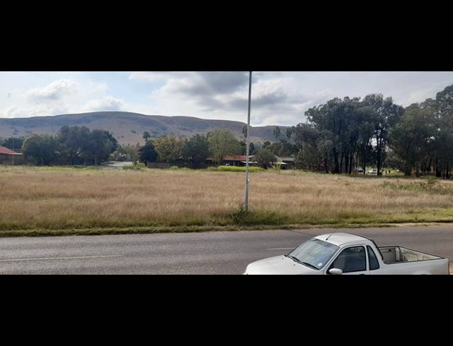 8,224M² VACANT LAND FOR SALE IN SUIDERBERG